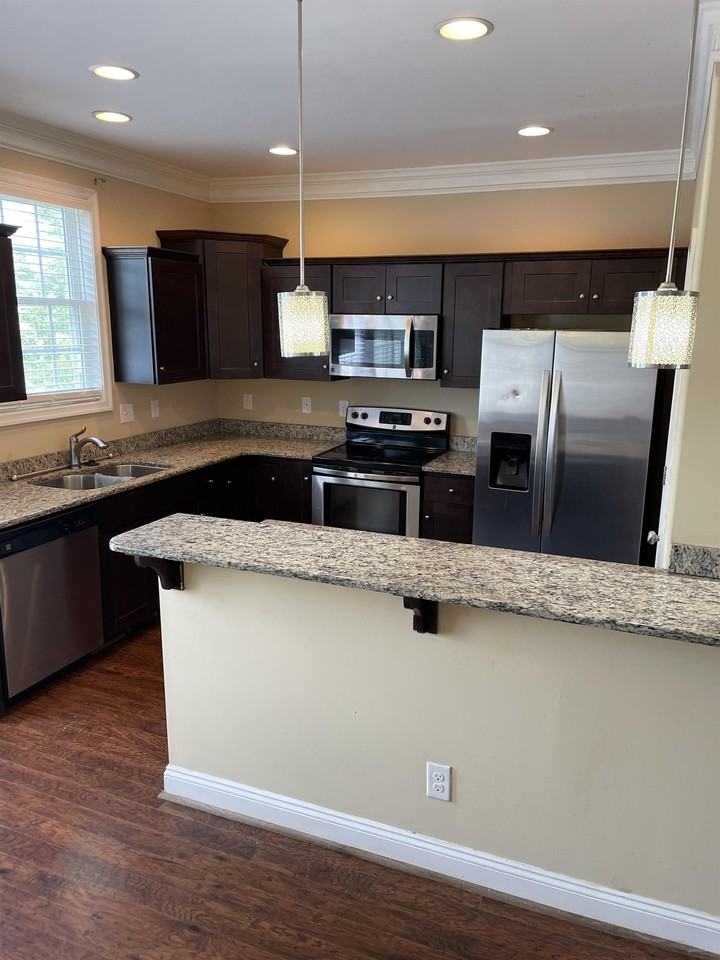 180 Rowse Dr #1 - Photo 5 of 17