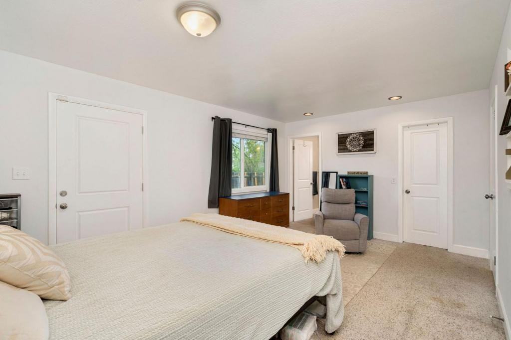 708 Kimball Rd - Photo 7 of 19