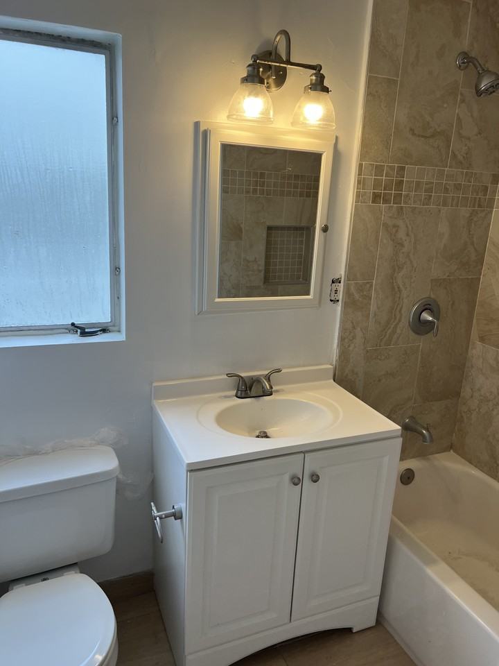 224 W Holly Ave #224 - Photo 2 of 9