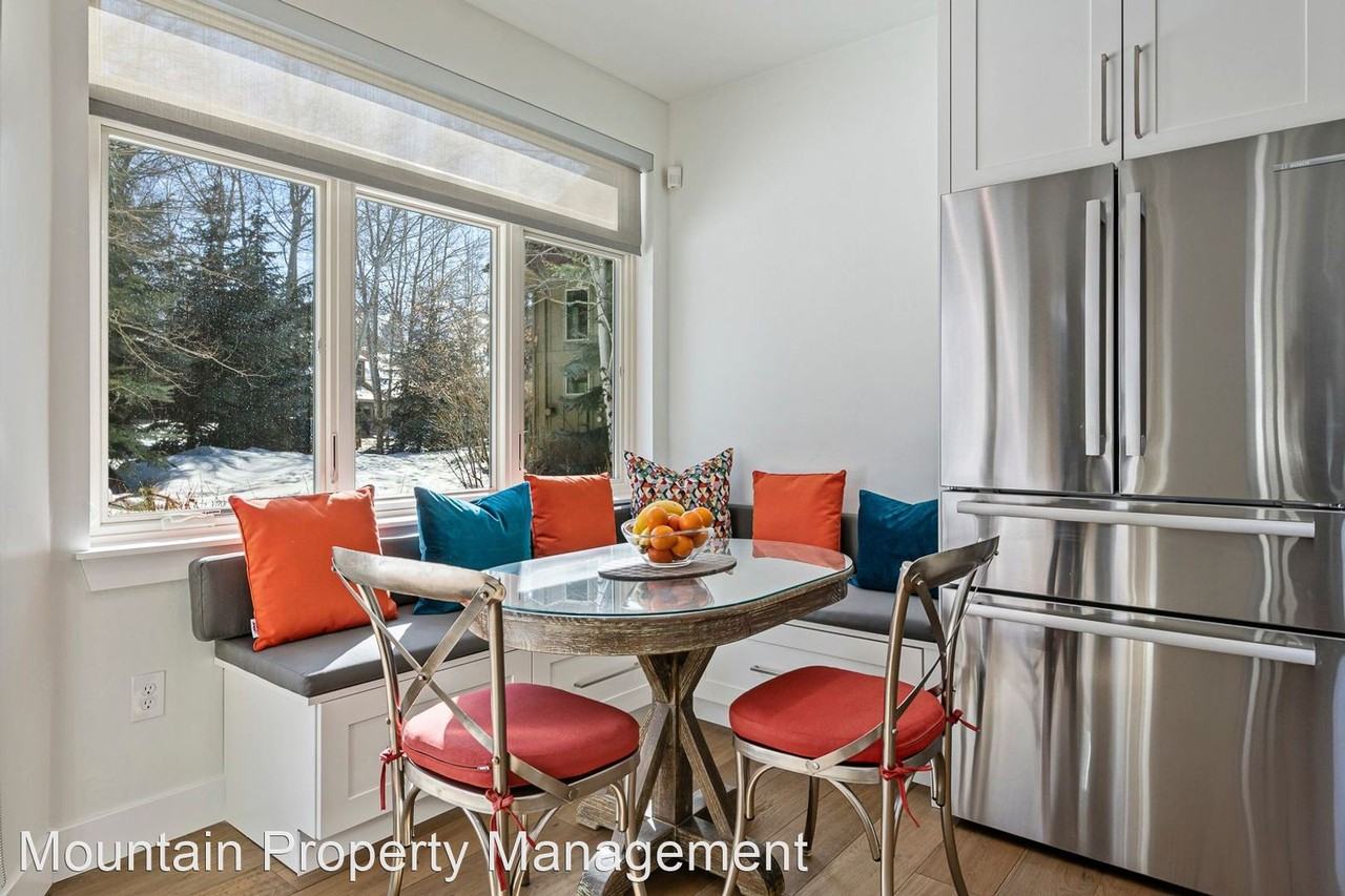 1366 Meadow Loop Rd - Photo 2 of 33