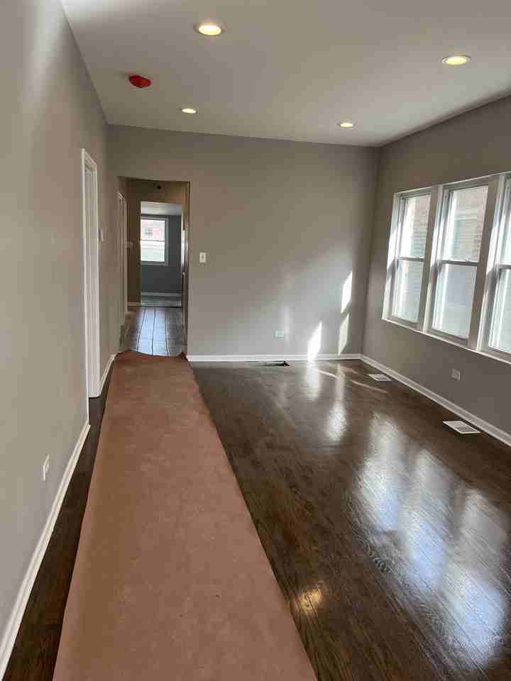 7709 S Eberhart Ave #NA - Photo 2 of 9