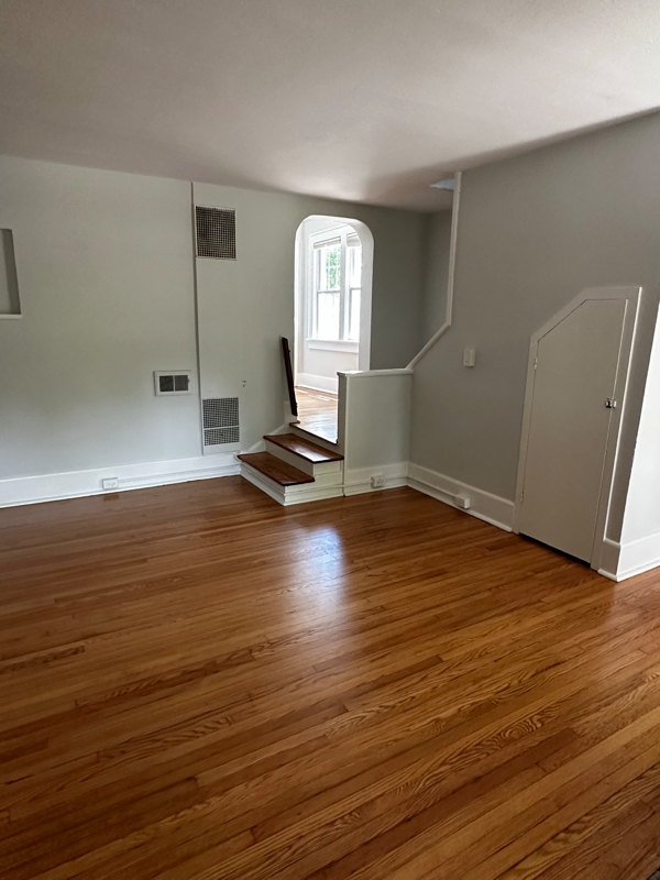 14 Colonial Pl - Photo 3 of 6