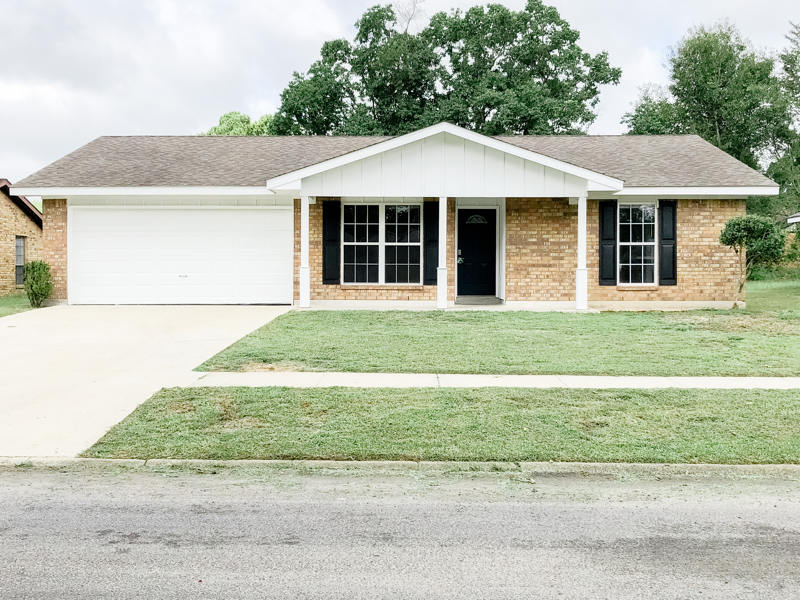 2205 Mustang St - Photo 2 of 10