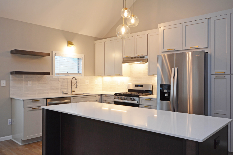 2838 Kenwood Isles Dr - Photo 2 of 19