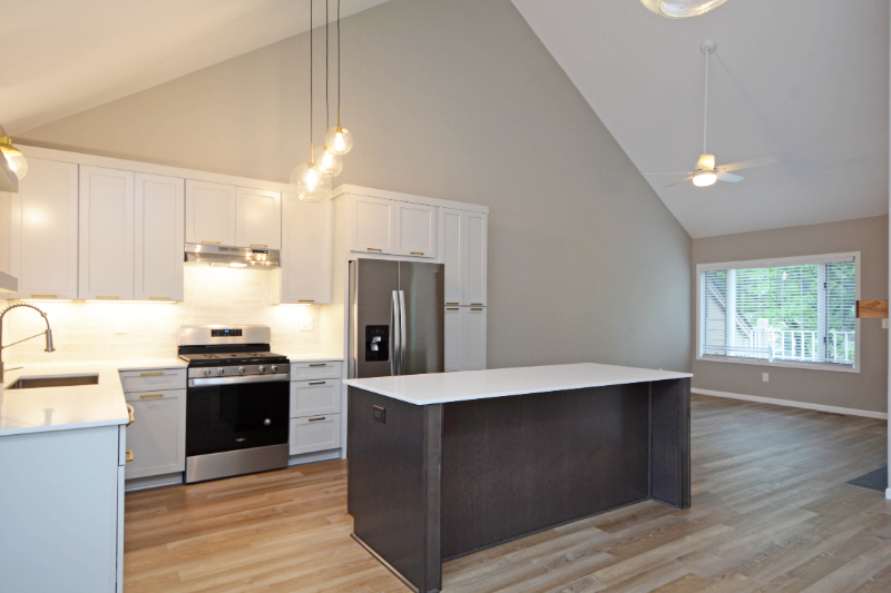 2838 Kenwood Isles Dr - Photo 3 of 19