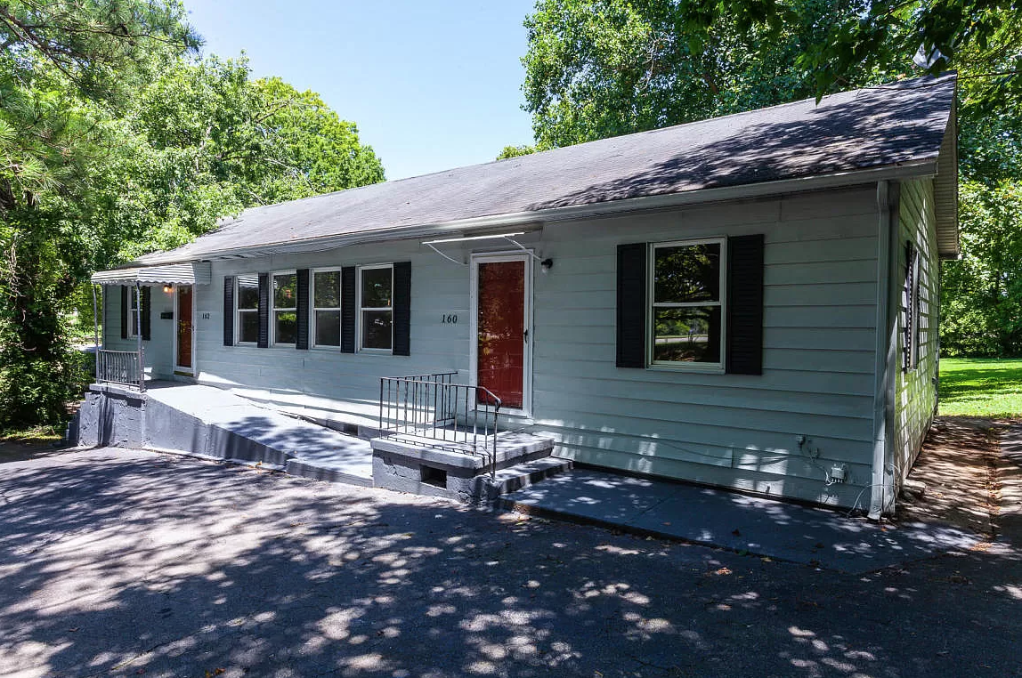 160 Illinois Ave #160 - Photo 2 of 8