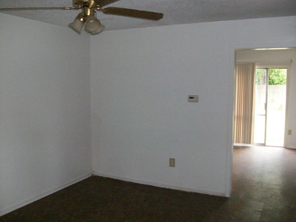 7406 Carver Ave - Photo 2 of 7