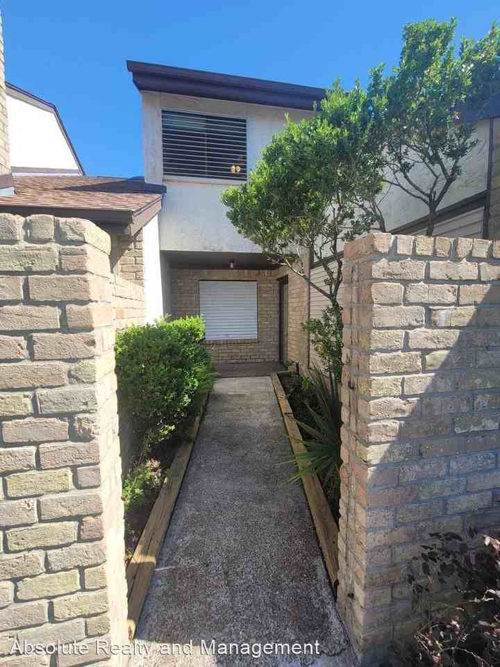 7523 Beaudelaire Cir - Photo 2 of 22