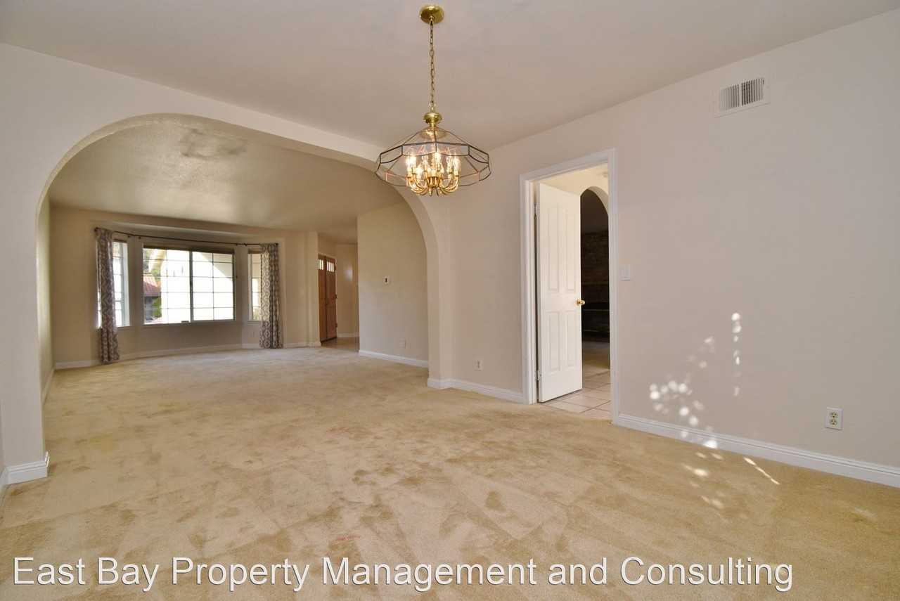 6485 Ridgewood Dr - Photo 3 of 14