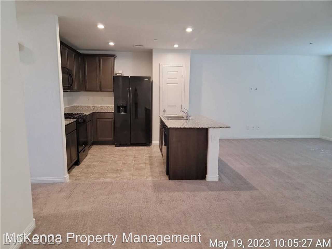 4628 Dover Straight St - Photo 3 of 35