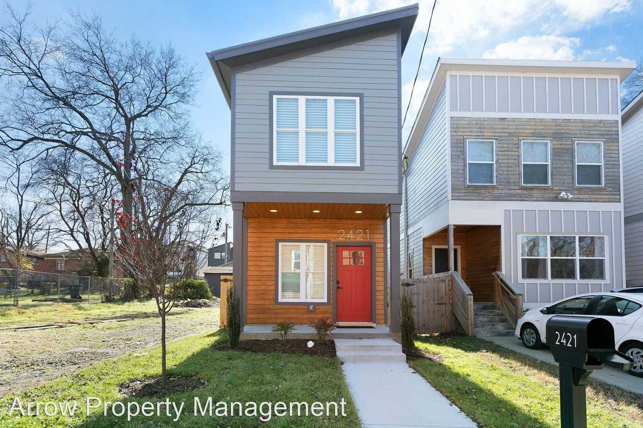 2421 Batavia St - Photo 2 of 21