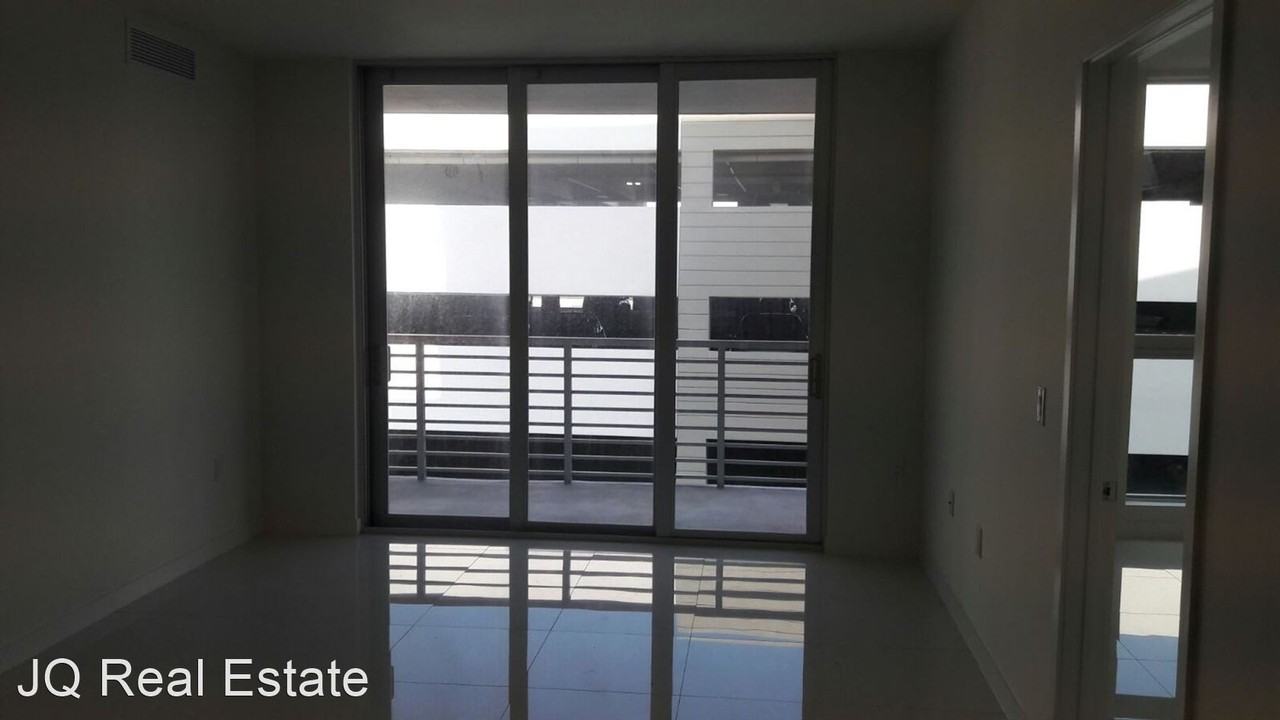 7661 NW 107 Avenue - Photo 3 of 9