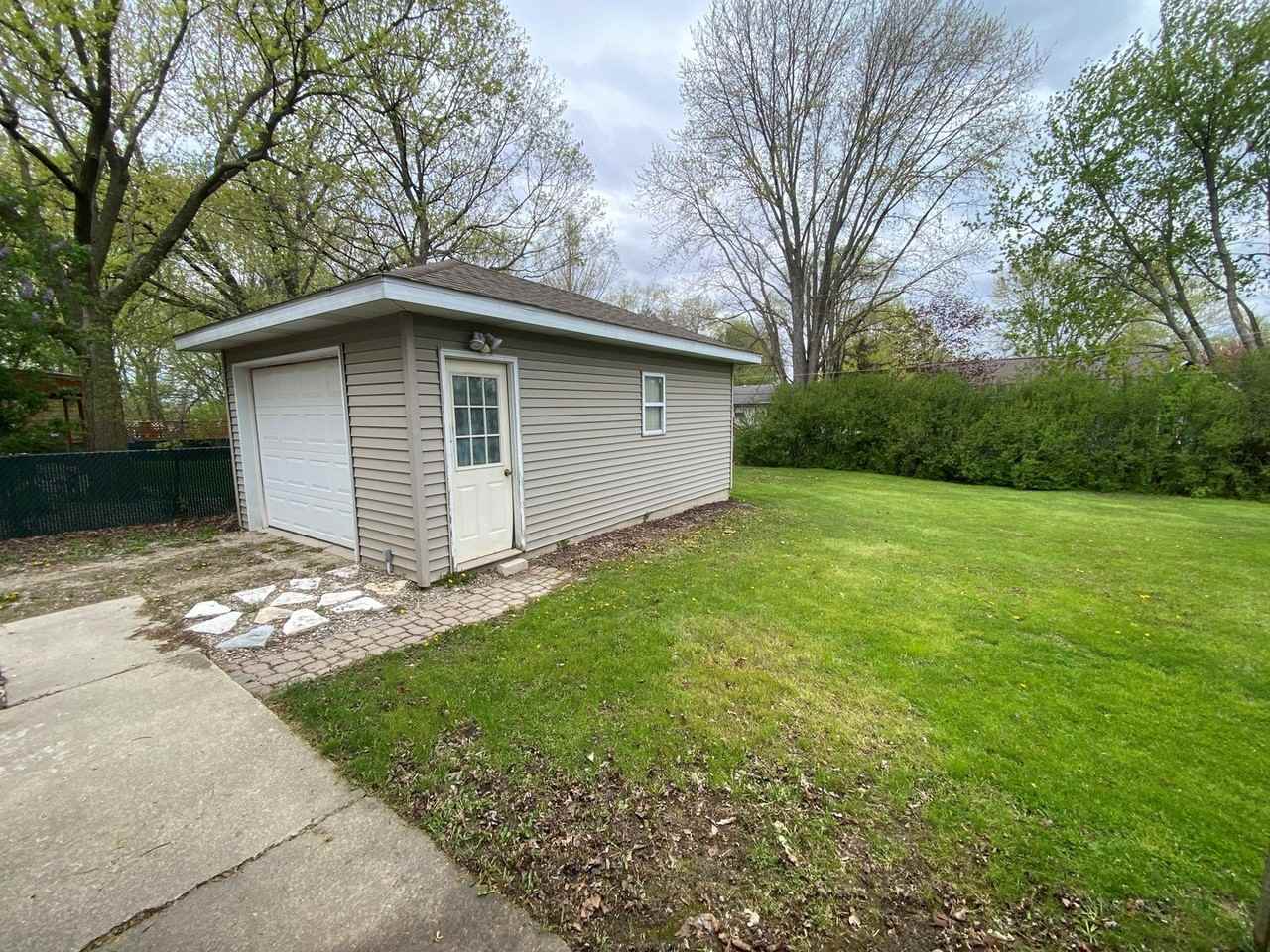 311 Walter St - Photo 2 of 14