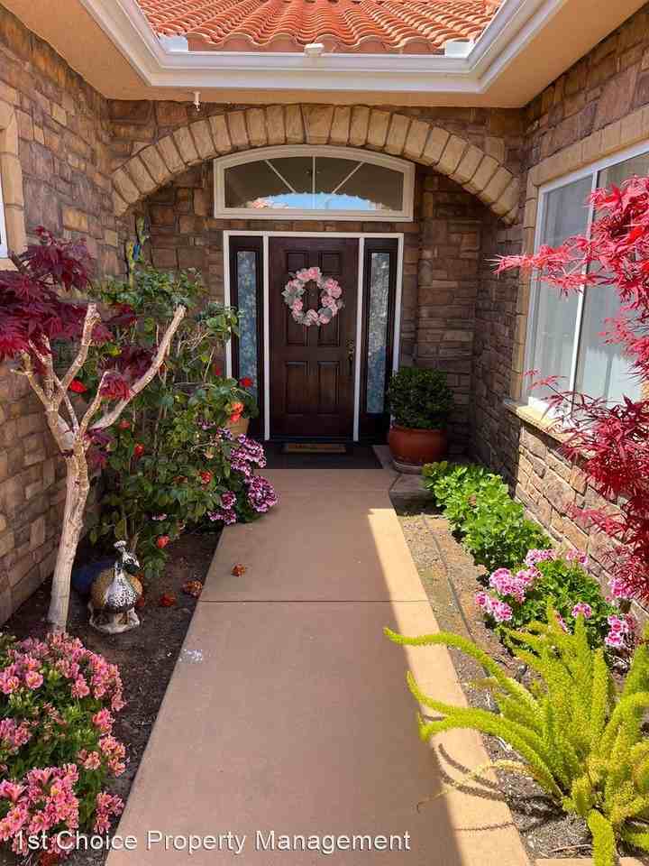 1190 Oakmont Pl - Photo 3 of 12