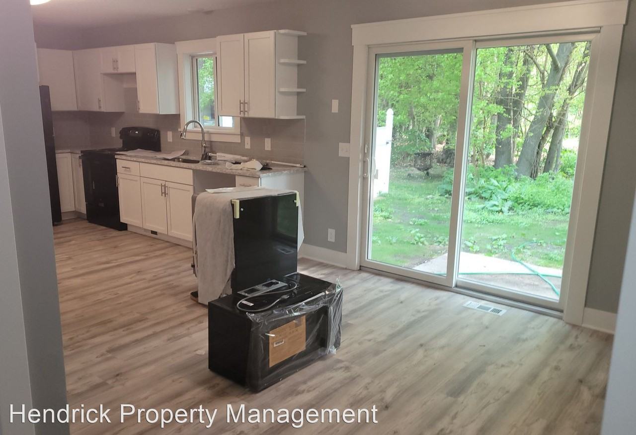 15823 Mercury Dr - Photo 3 of 19