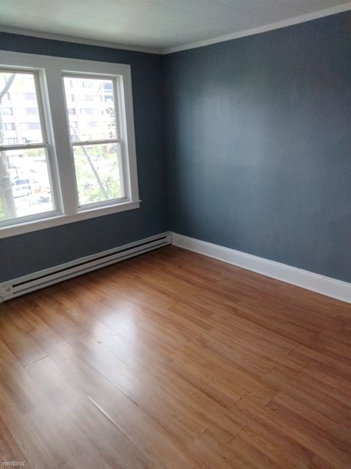 353 Capitol Ave - Photo 2 of 5