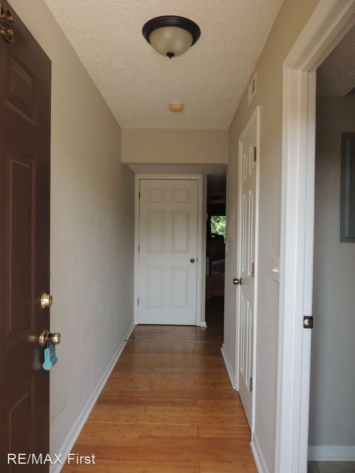 128 Olympia Dr - Photo 2 of 19