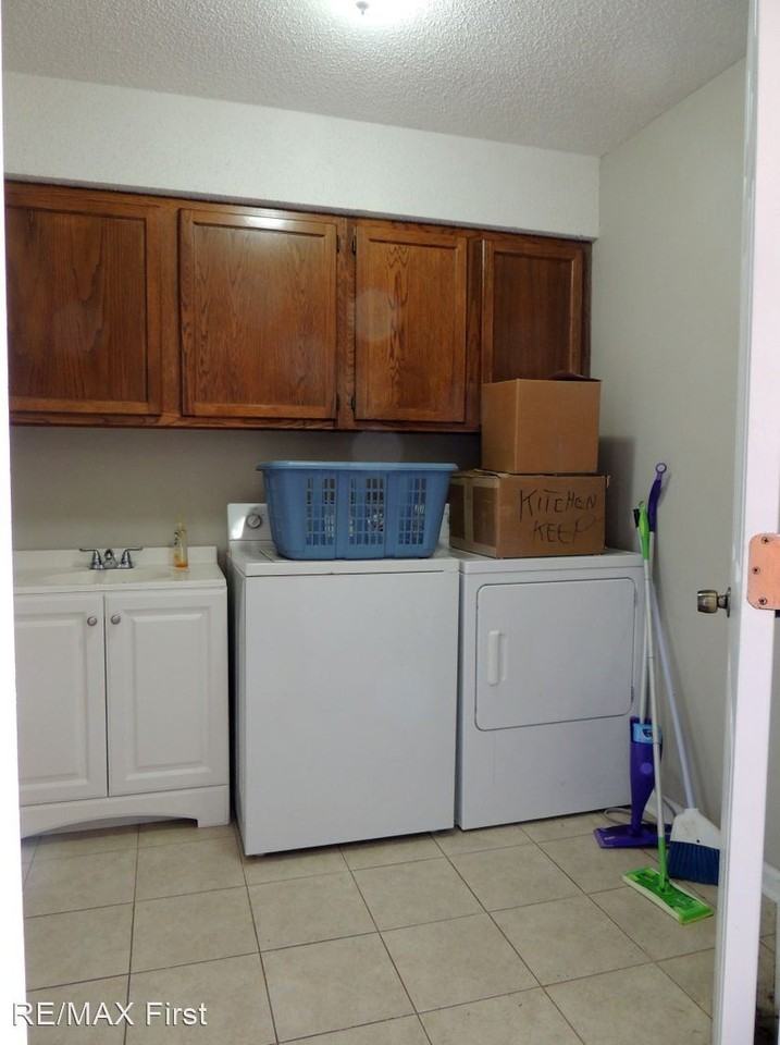 128 Olympia Dr - Photo 3 of 19