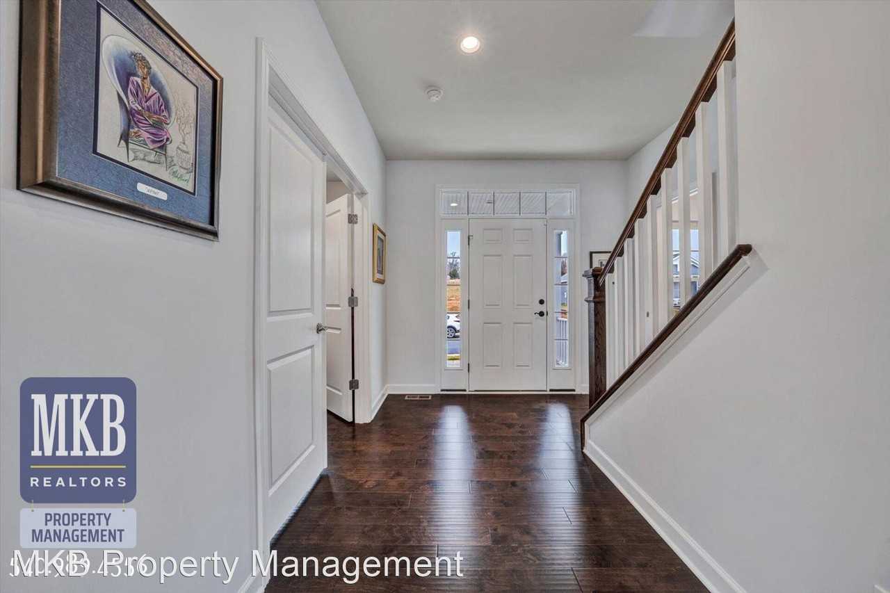 40 Viceroy St - Photo 3 of 39