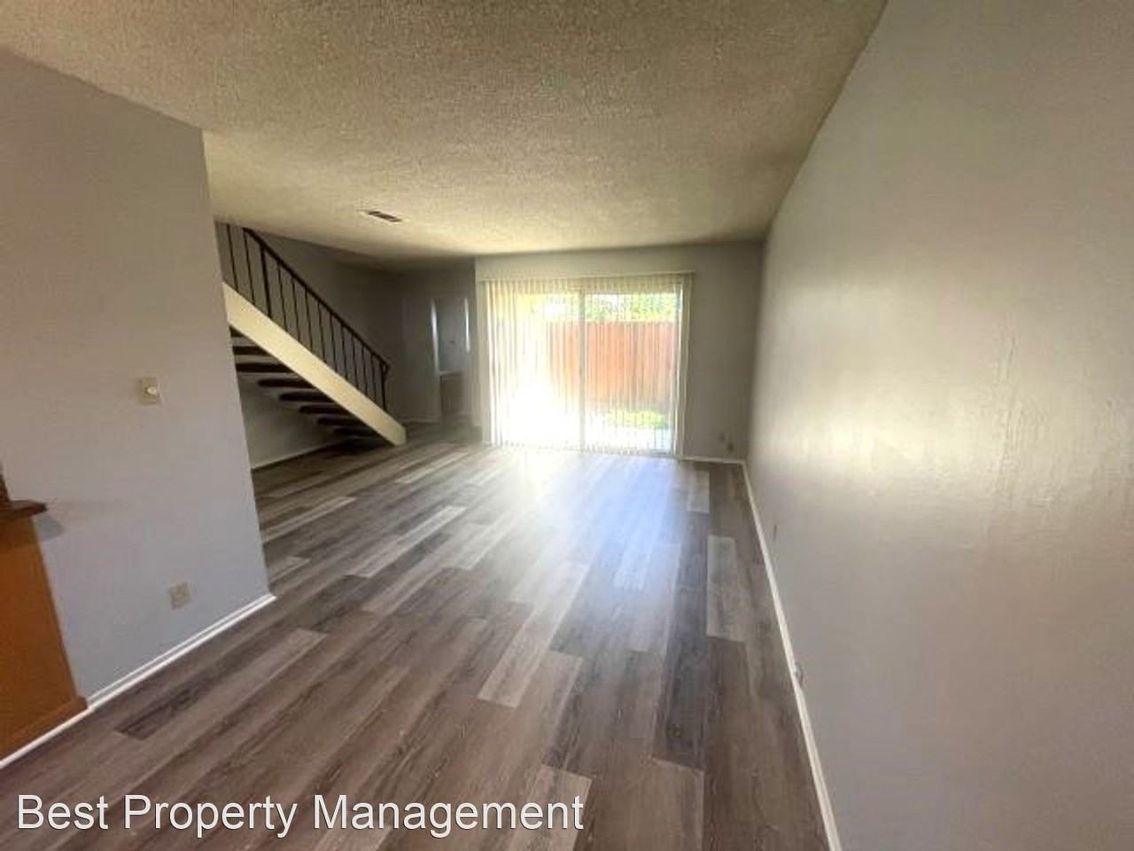 5552 Roundtree Ter - Photo 3 of 11