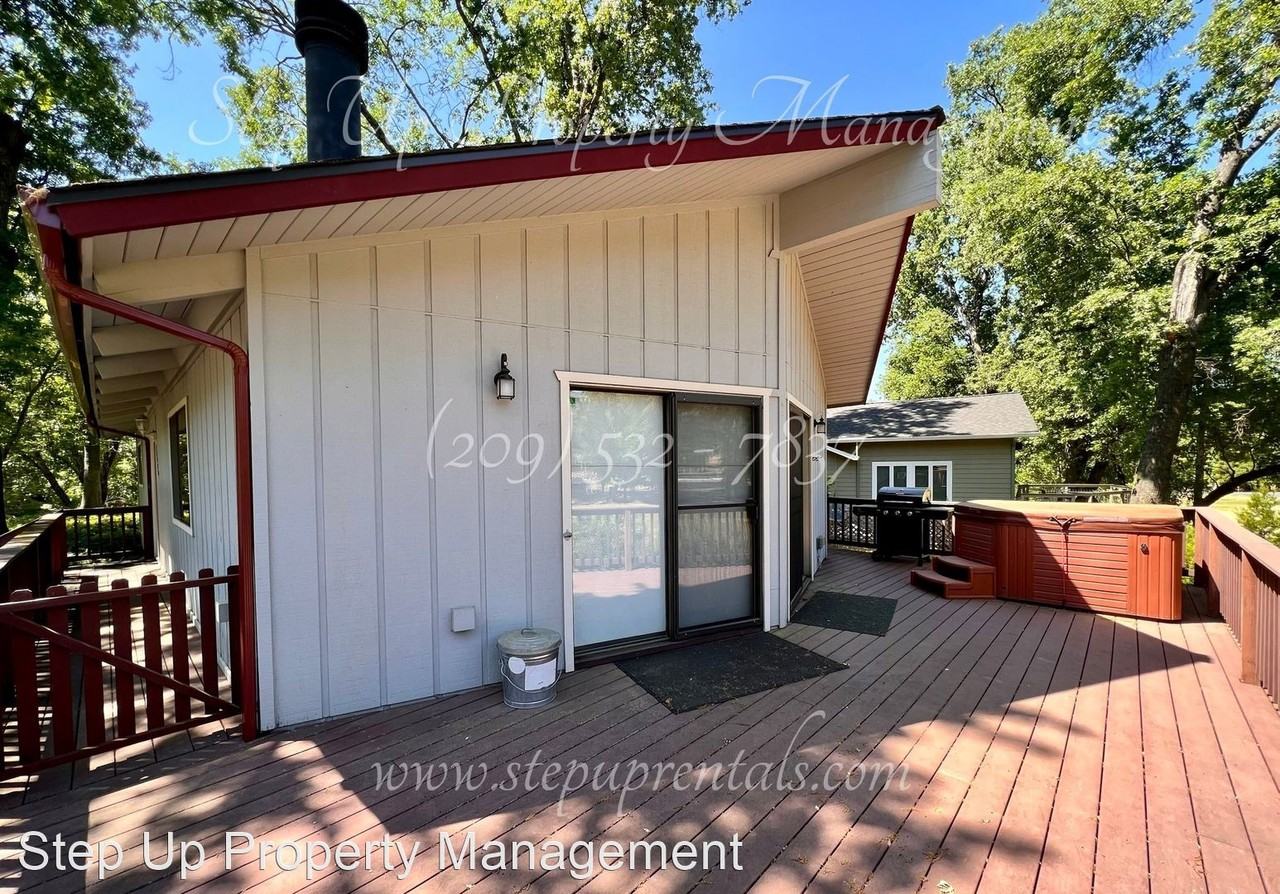 15592 Del Parque Ct - Photo 3 of 9