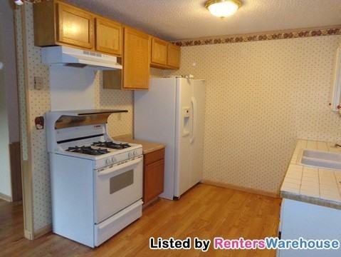 332 E Morton St - Photo 2 of 10