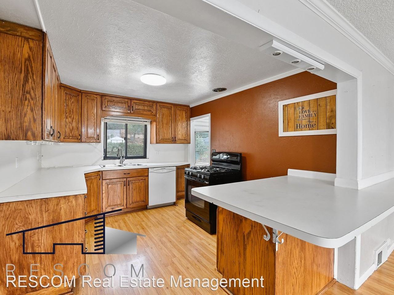 1270 E Oakmont Ln - Photo 2 of 21