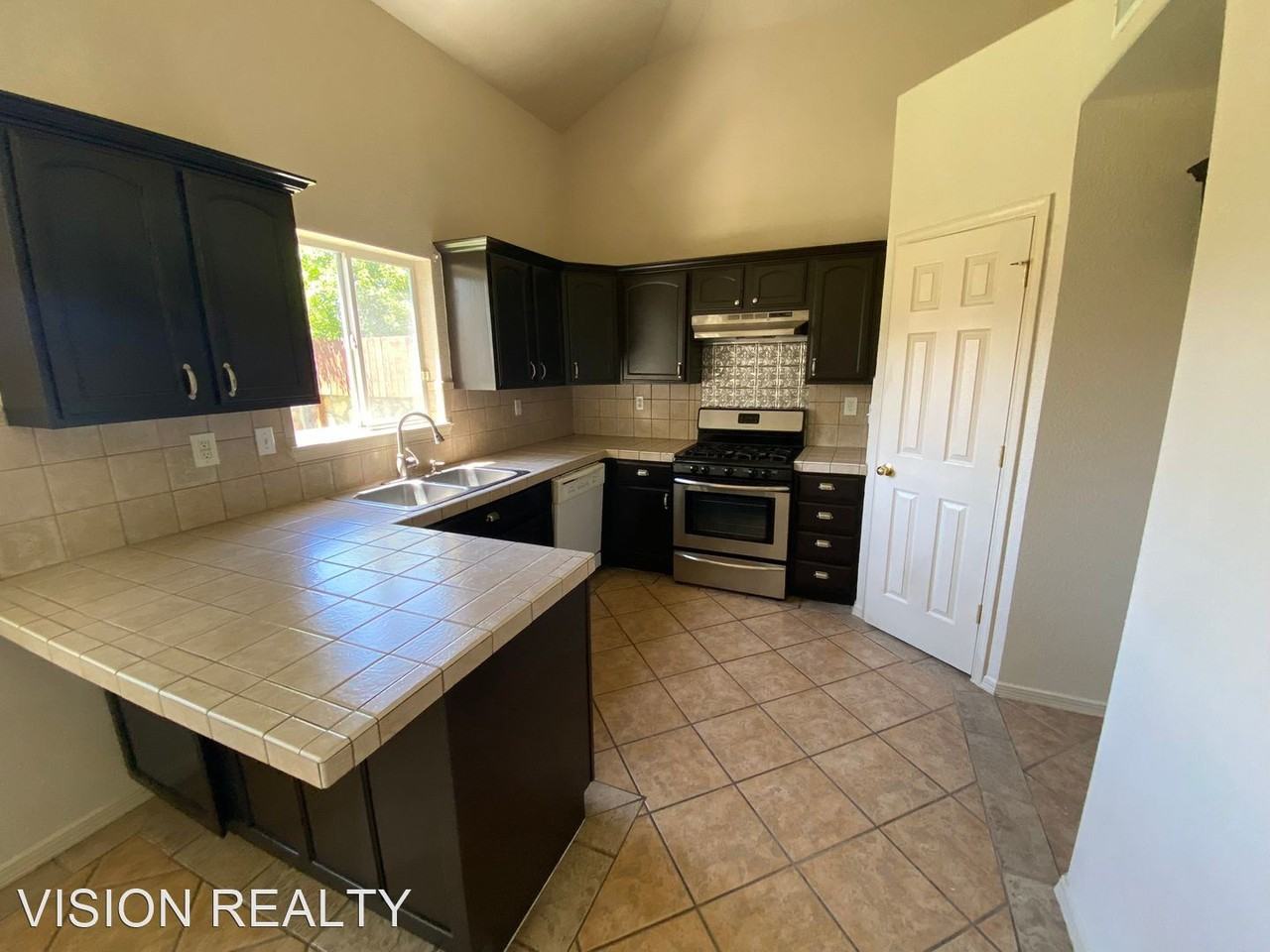 7220 Desert Eagle Dr - Photo 2 of 19