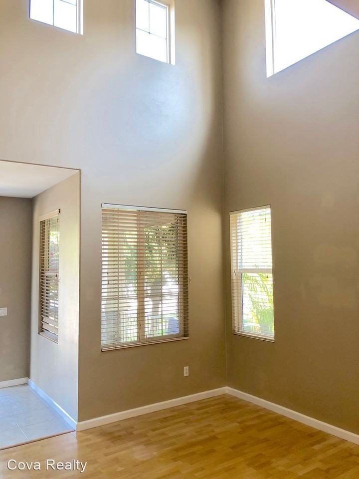 811 Gitano Dr - Photo 3 of 19