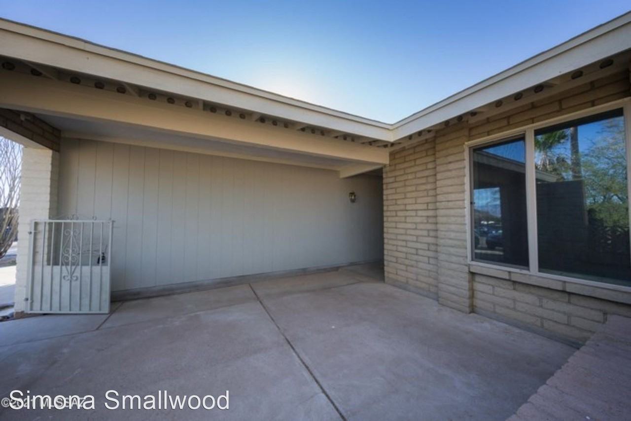 2863 W San Juan Ter - Photo 3 of 18