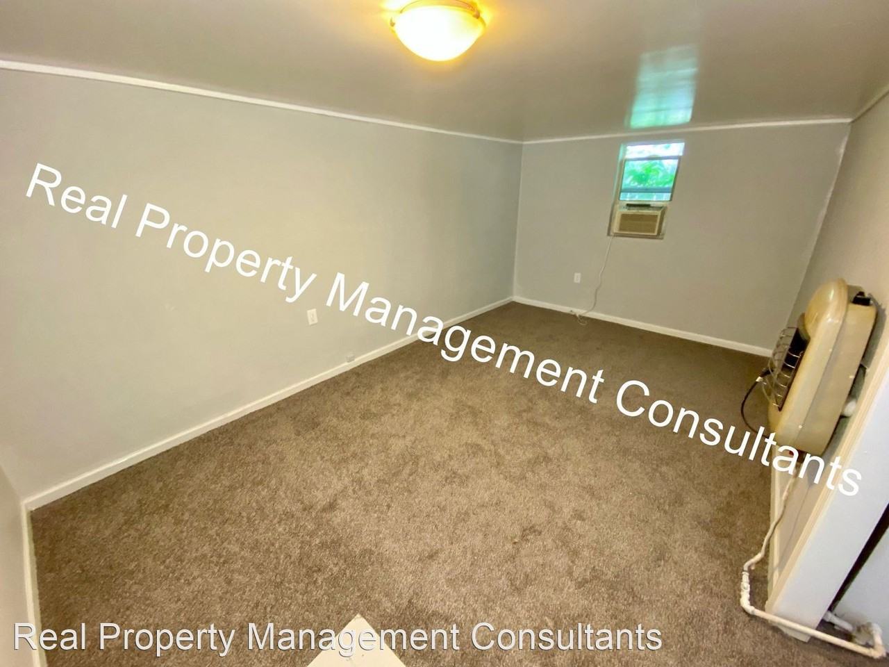 139 1/2 N Cedar Ave - Photo 3 of 9