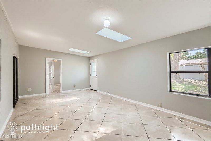 3240 W Saint Brides Cir - Photo 3 of 18