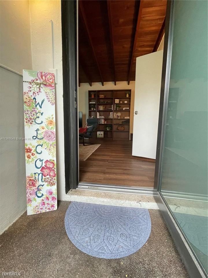 11534 Ne 13th Ave - Photo 3 of 21