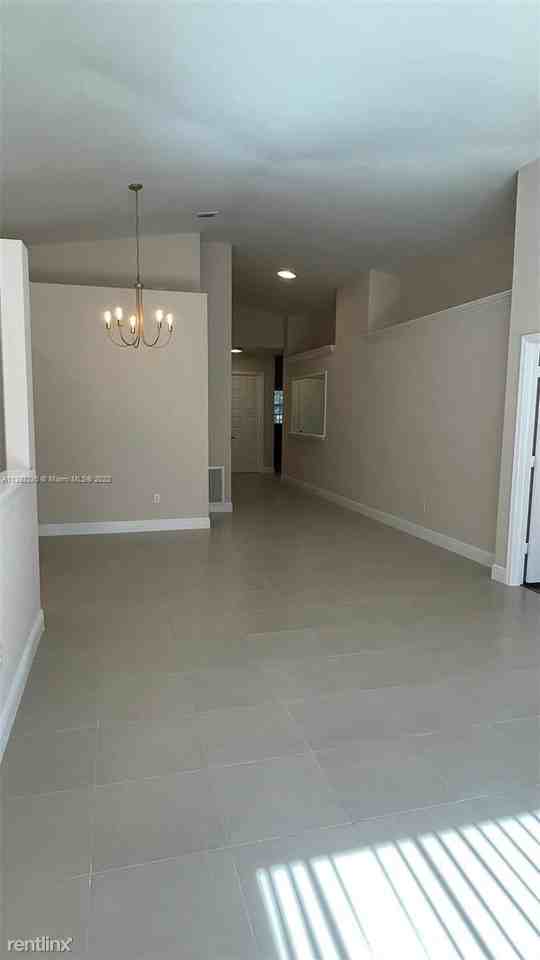 7862 Nw 62nd Ter - Photo 2 of 9