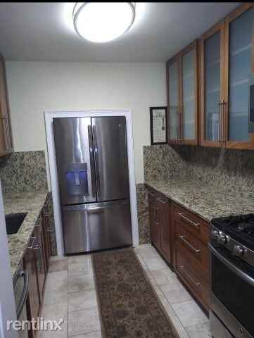 808 S 12th St - Photo 2 of 9