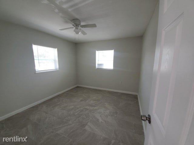 1508 N 16th St #A - Photo 3 of 9