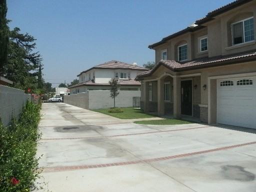 13734 Monterey Ave - Photo 3 of 44