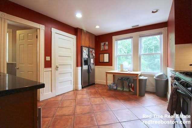 24 Burton St - Photo 7 of 31