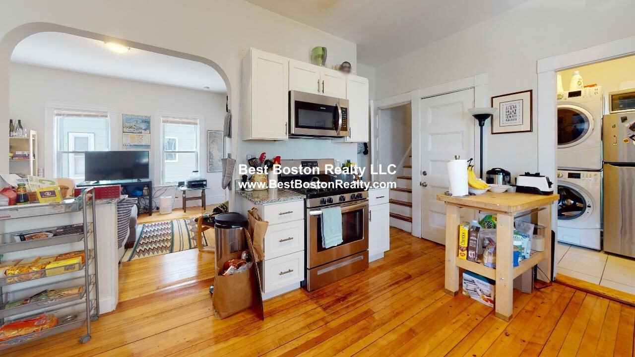 305 Summer St #1 - Photo 4 of 11