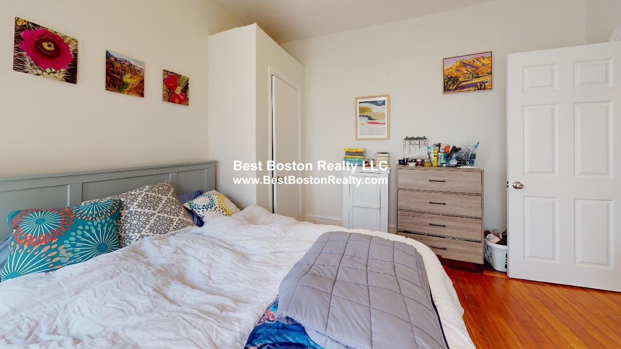 305 Summer St #1 - Photo 7 of 11