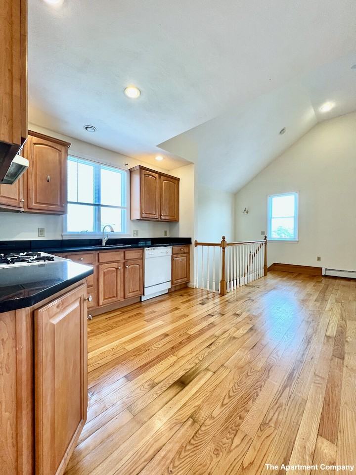 65 Cross St #3 - Photo 6 of 17