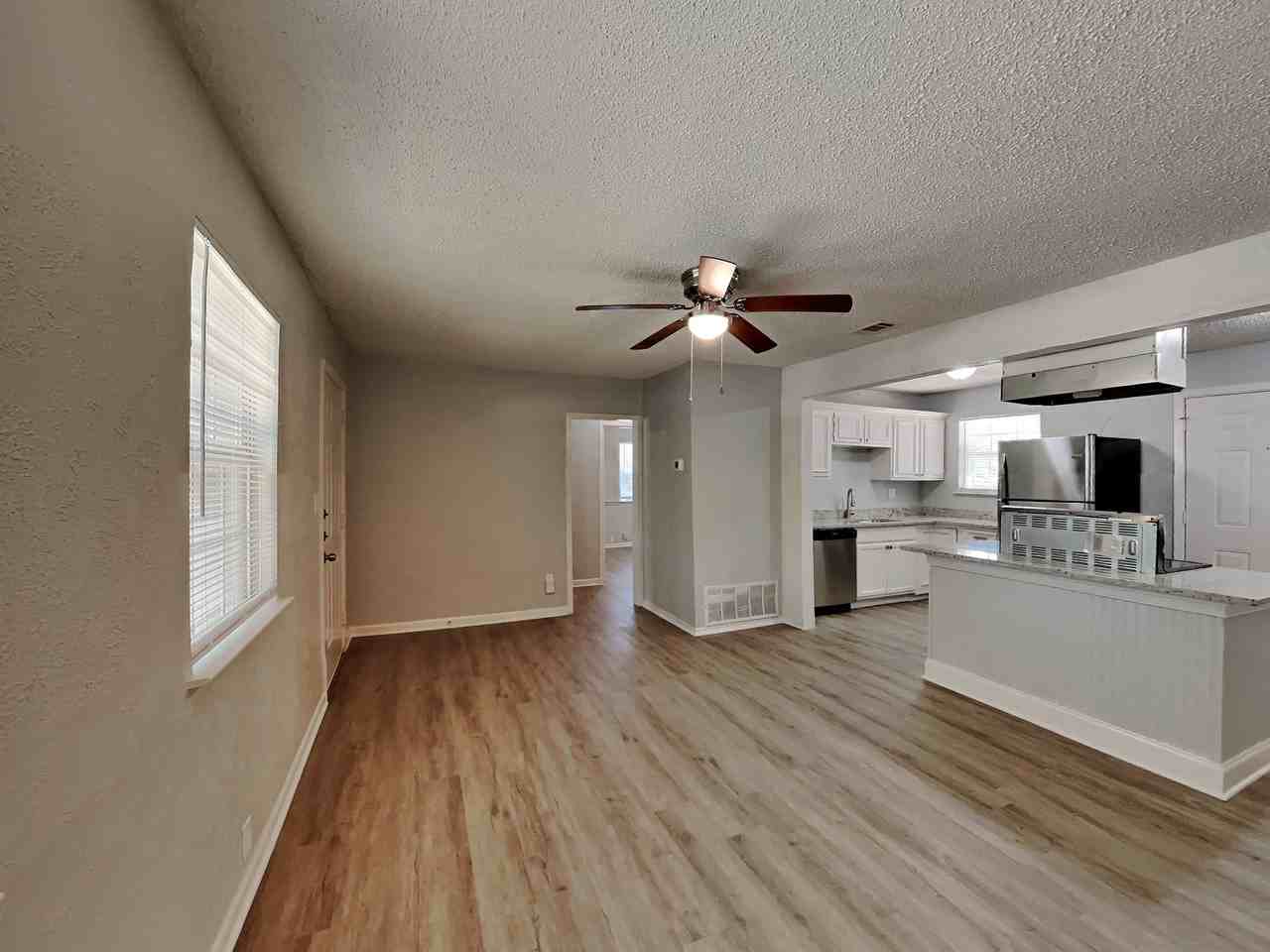 2423 Oakwood Ter - Photo 3 of 19