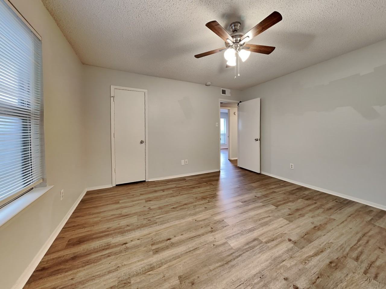 3411 Largo Ln - Photo 2 of 18