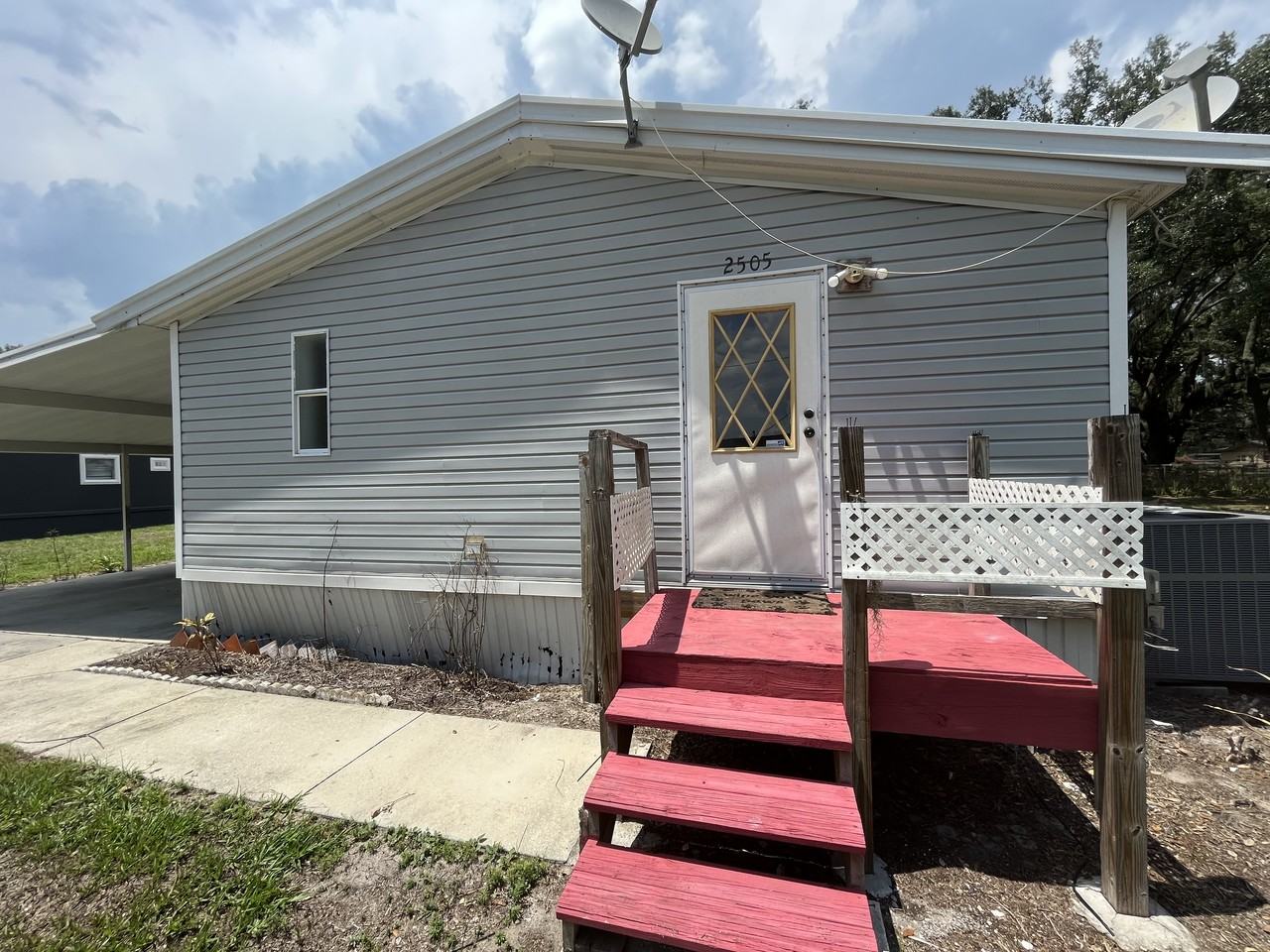2505 Futch Rd - Photo 2 of 3