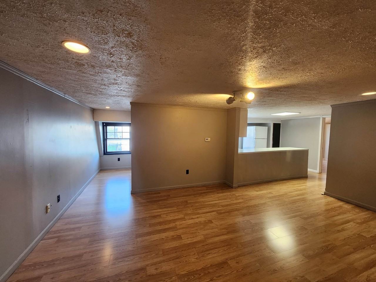 331 S Market St - Photo 3 of 14