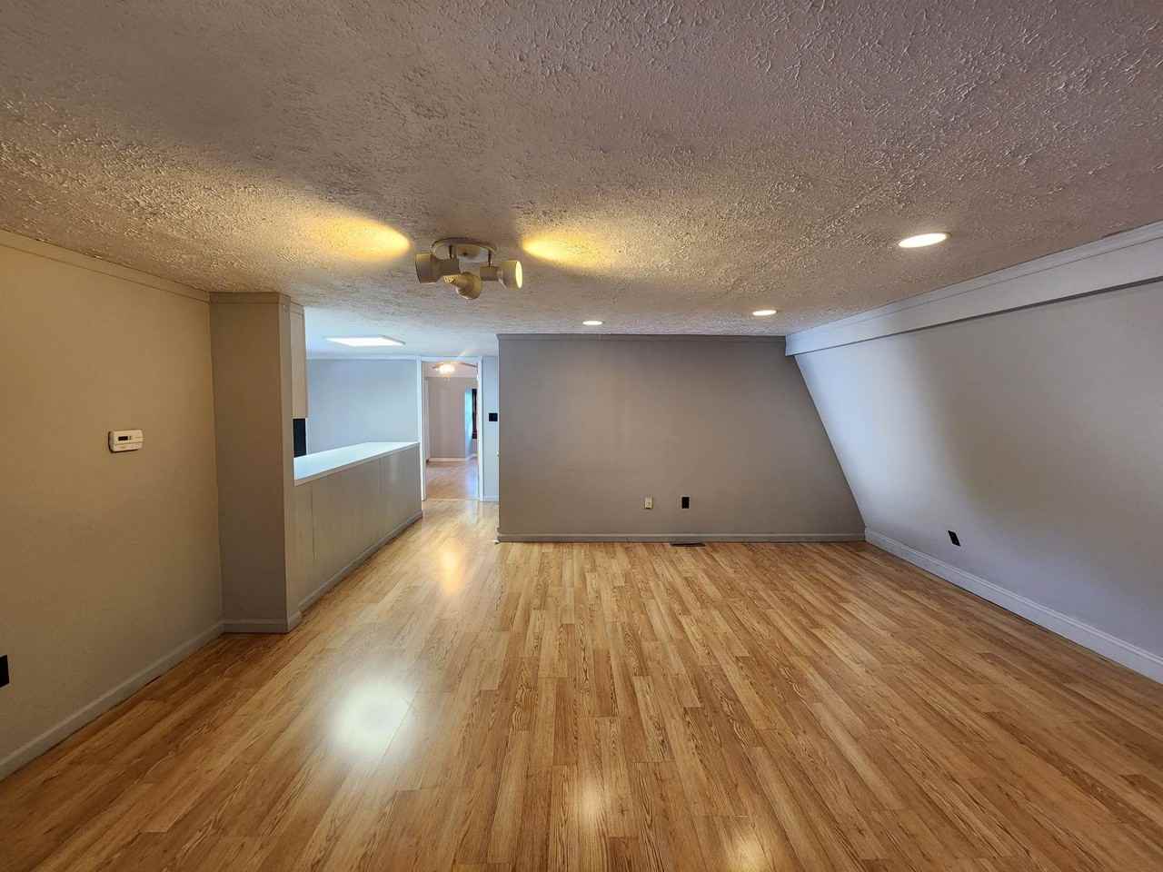 331 S Market St - Photo 4 of 14