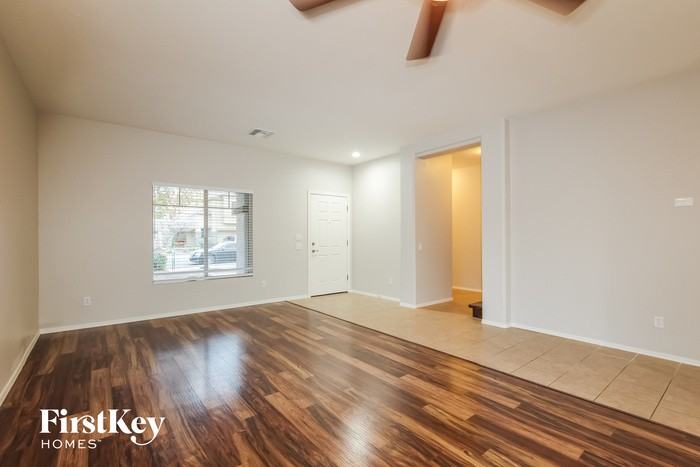 14210 W Mauna Loa Ln - Photo 2 of 15