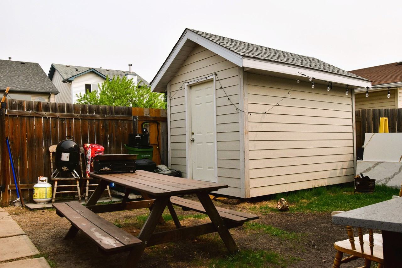 4522 150 Ave NW - Photo 2 of 28