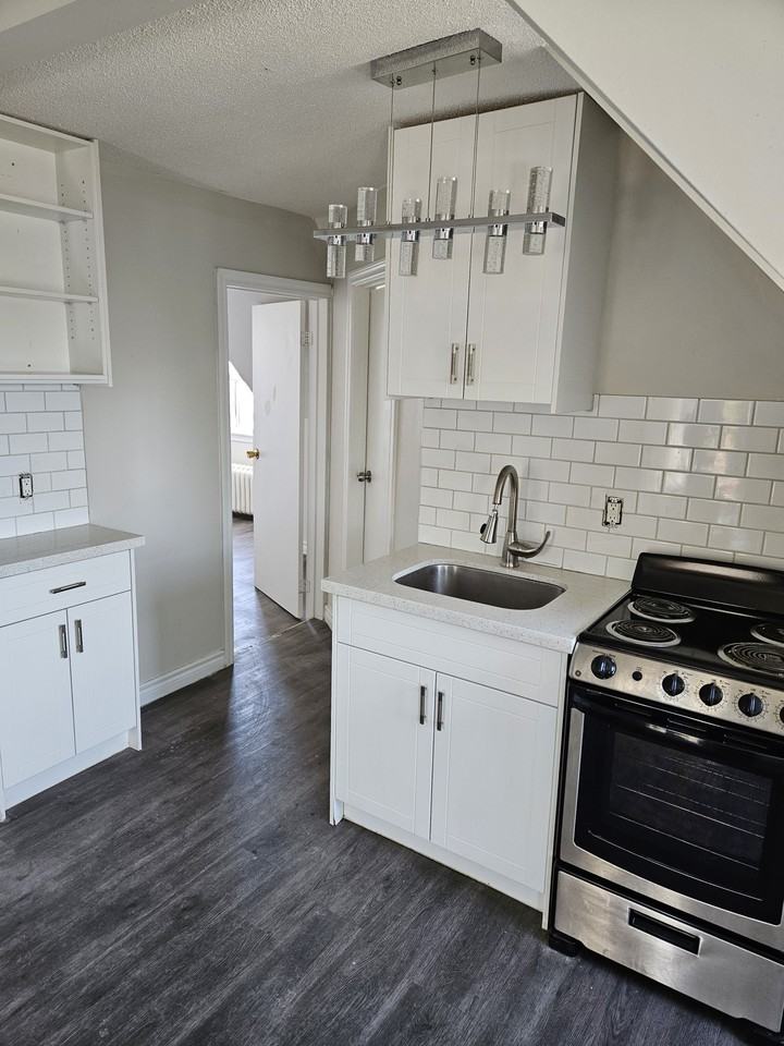 145 East Avenue North #6 - Photo 2 of 25