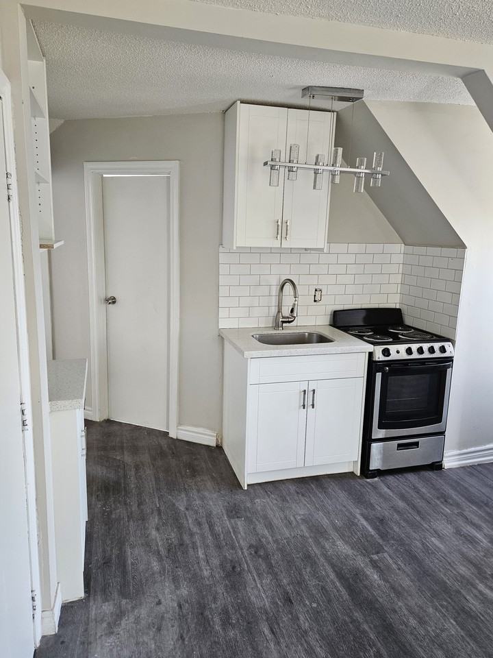 145 East Avenue North #6 - Photo 6 of 25